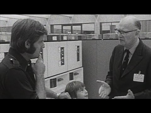 One day, a computer will fit on a desk (1974) | RetroFocus