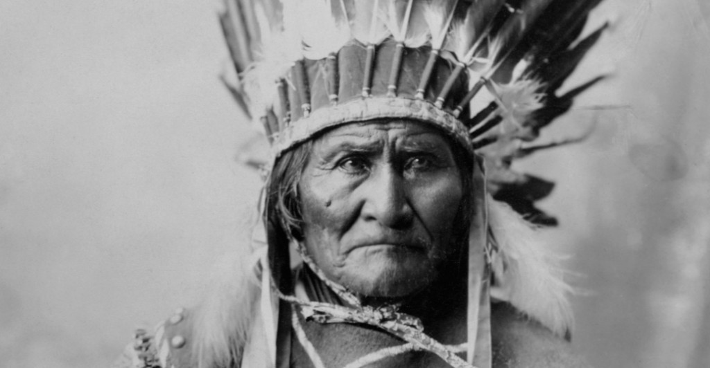 GoyaaÅ‚Ã© (Geronimo) bood met een groepje andere Apaches tot het bittere einde verzet tegen de Amerikaanse indringers. Een terrorist, vonden de Amerikanen in die tijd. Een vrijheidsstrijder, vinden velen nu.