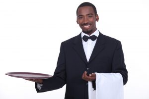 Mannen willen best huishoudelijk werk doen, maar dan wel betaald, als butler. Bron: Pavillion Agency, https://pavillionagency.com/butlers/modern-day-butler